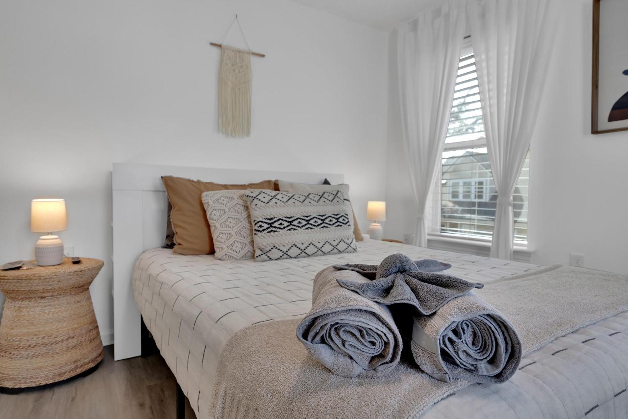 {Hidden Gem} Beach Home Blocks From Ocean +6 Bikes Джаксънвил Бийч Екстериор снимка